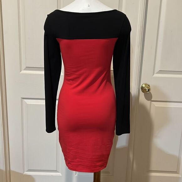 Guess Bodycon Mini Dress. Size Medium - Picture 4 of 9